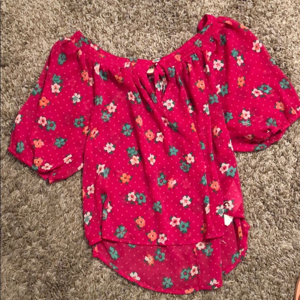 🌼4/$20 Hollister Co hot pink shirt